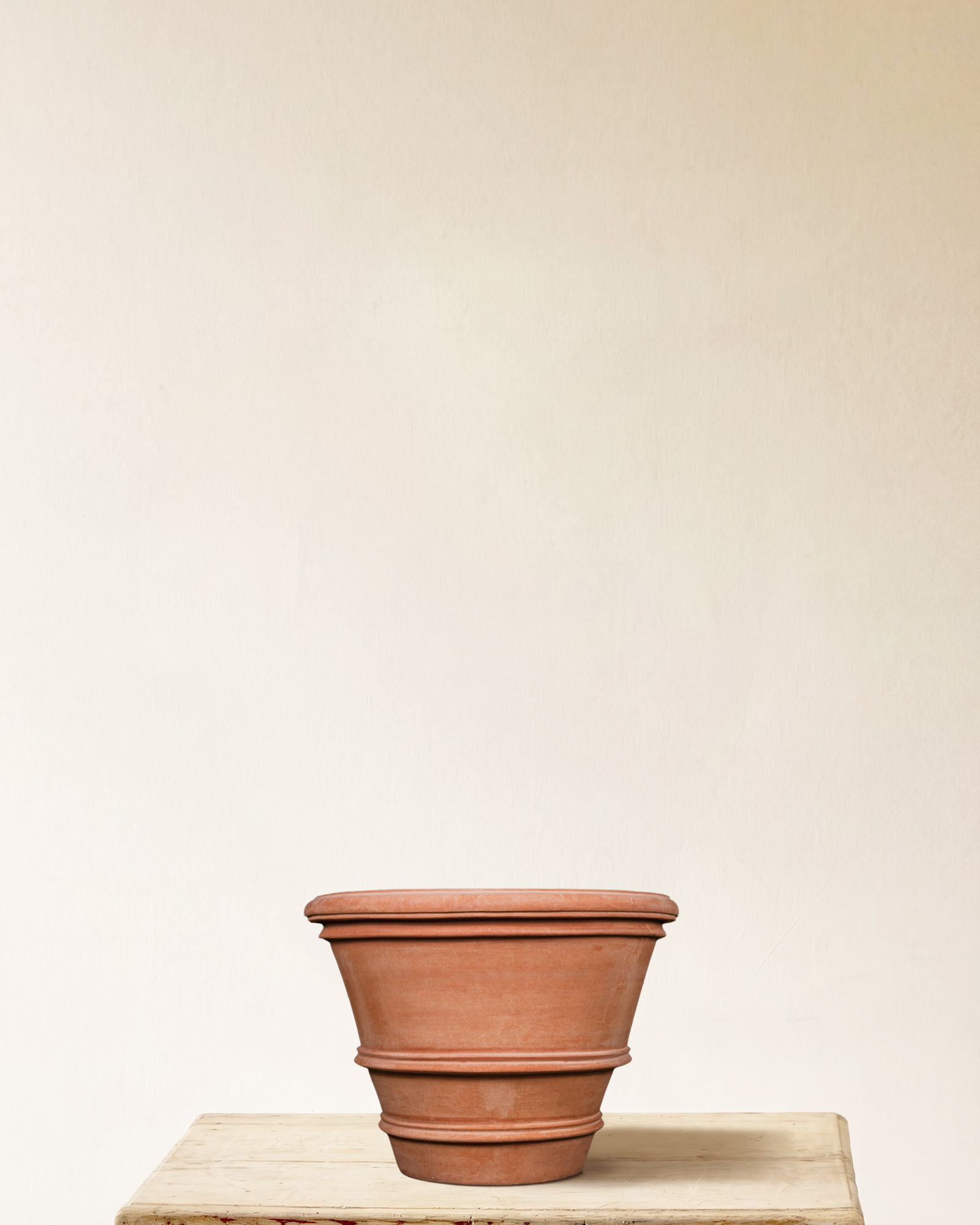 Italian terracotta planter with double rim detail, made in Impruneta, 20" x 15"