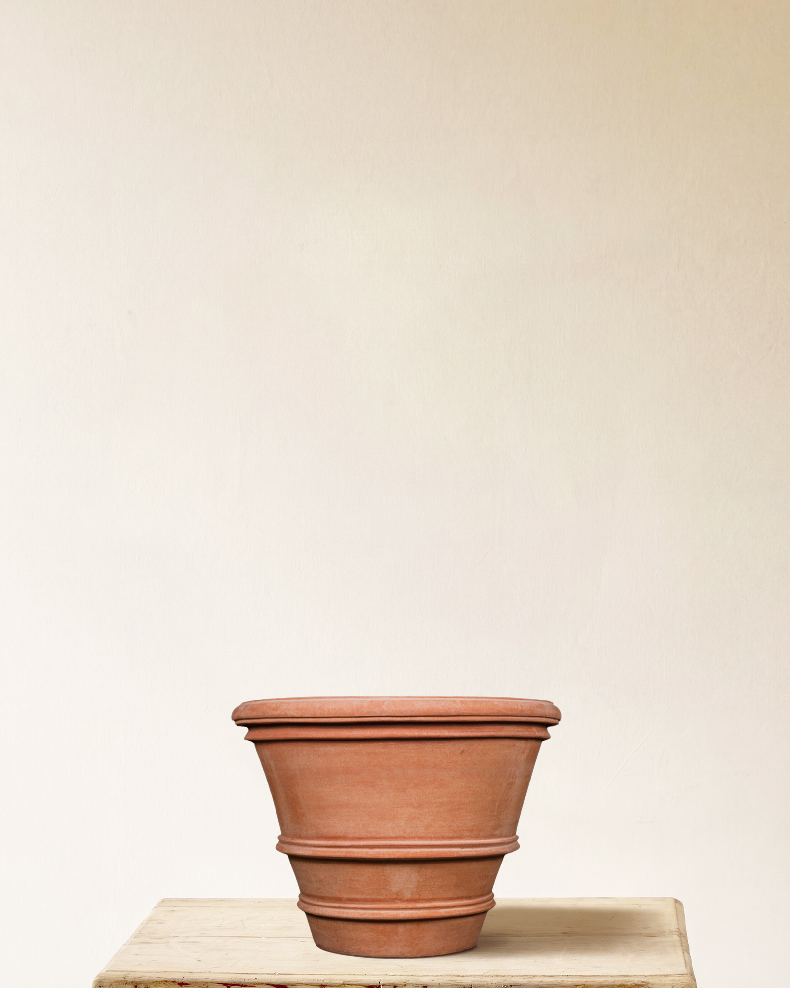 Italian terracotta planter with double rim detail, made in Impruneta, 22" x 18"