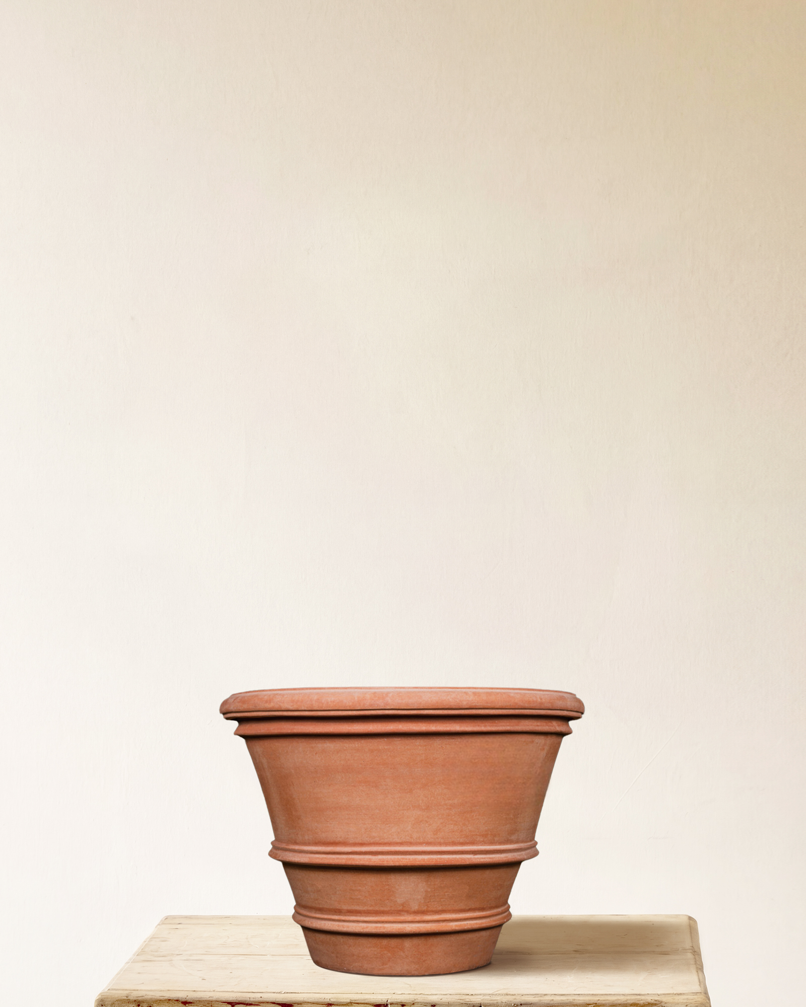 Italian terracotta planter with double rim detail, made in Impruneta, 24" x 20"